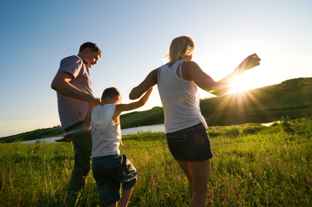cigna rehab coverage concept image of a family enjoying the life together